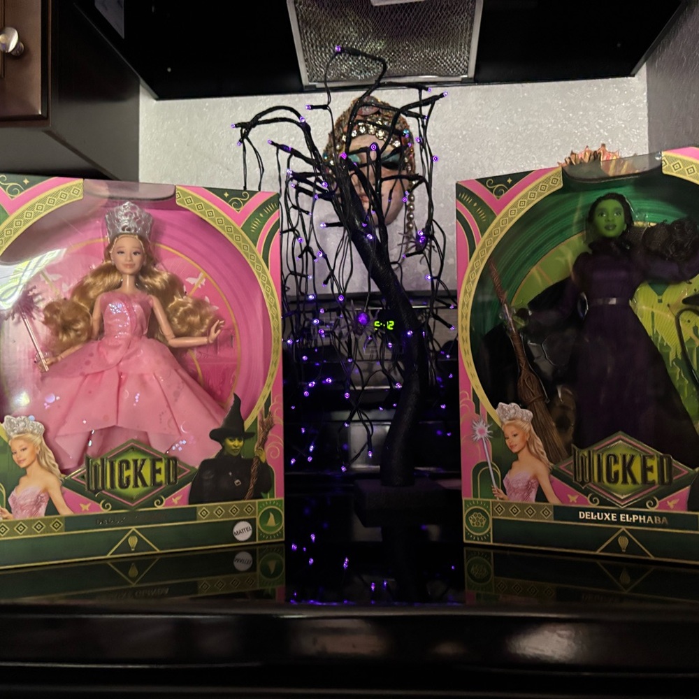 Wicked Glinda and Elphaba Dolls